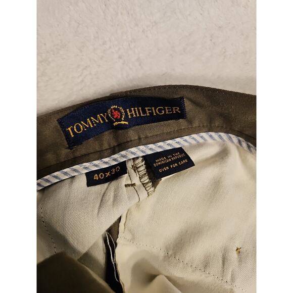 Mens Tommy Hilfiger 40x30 Pants Pleated Olive/Brown Khaki 100% Polyester Cuffed - Picture 2 of 8